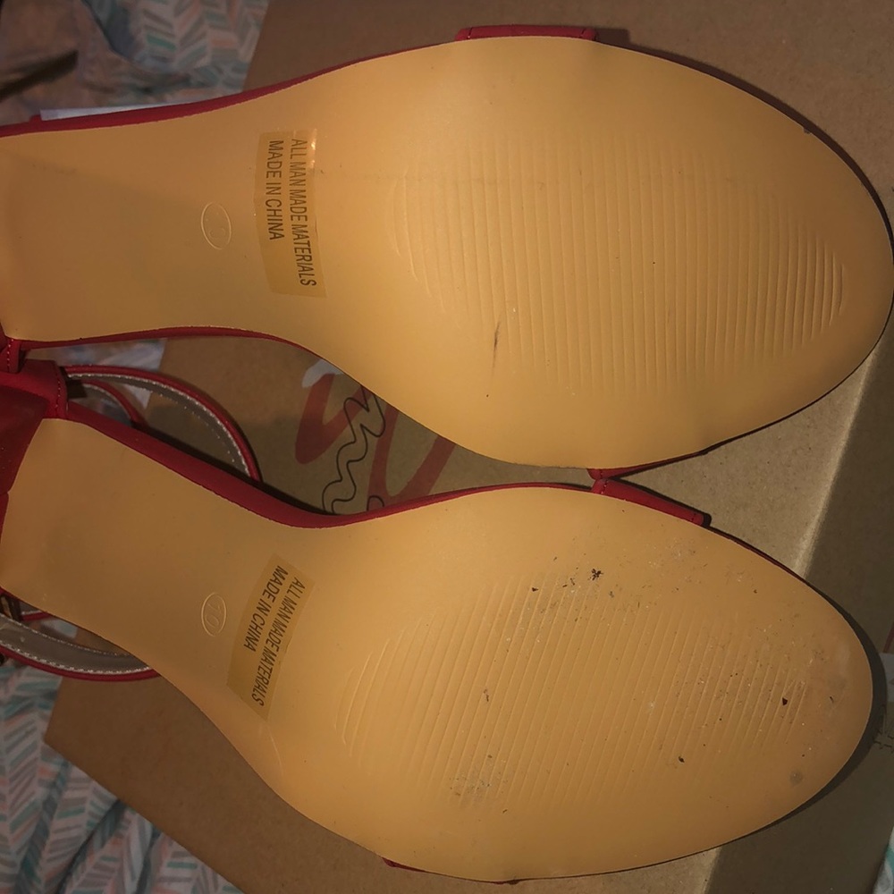Shoes - Picture 2 of 3